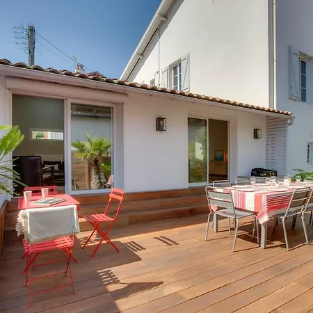 بيت للعطل Maison Familiale Avec Jardin, Terrasse Et Parking *